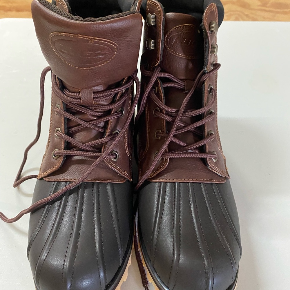 Lugz boots size 9.5. Never worn